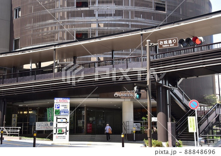 小田原お城通りの街並み お城通り交差点と小田原市民交流センターUMEKO 小田原お城通りの街並み お城通り交差点と小田原市民交流センターUMEKO 88848696