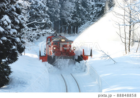 只見線　魚沼田中ー越後須原　JR東日本　DD14-333（長岡）＋DE10-1680（長岡）　特雪 88848858