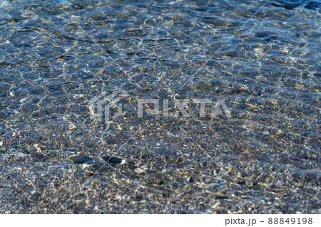 海 浅瀬の水面 海 浅瀬の水面 88849198