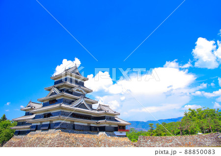 松本市、国宝松本城の風景 88850083