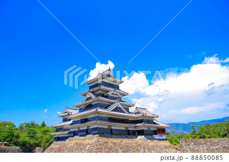 松本市、国宝松本城の風景 88850085