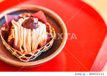 モンブラン　和風　和栗　【 季節 の スイーツ の イメージ 】 88850121