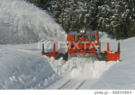 只見線　上条ー入広瀬　JR東日本　DD14-333（長岡）＋DE10-1680（長岡）　特雪 88850864