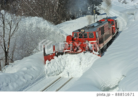 只見線　入広瀬ー只見　JE東日本　DD14-333（長岡）+DE10-1680（長岡）　特雪 88851671