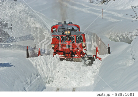 只見線　入広瀬ー只見　JE東日本　DD14-333（長岡）+DE10-1680（長岡）　特雪 88851681