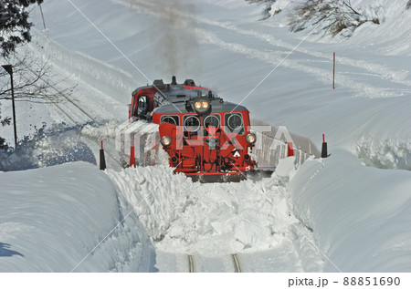只見線　入広瀬ー只見　JE東日本　DD14-333（長岡）+DE10-1680（長岡）　特雪 88851690