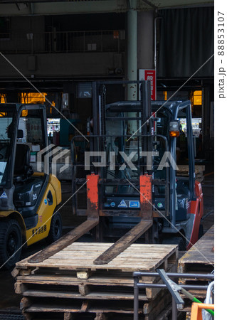 小田原漁港の働く乗り物 88853107