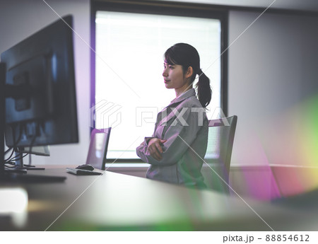 作業着の女性　ビジネス 88854612