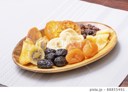 ドライフルーツミックス　健康食品　乾燥果実盛り合わせ　ドライフルーツ盛合せ　イメージ素材 88855491