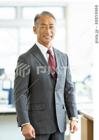 ビジネスマン シニアの男性 ビジネスマン シニアの男性 88859966