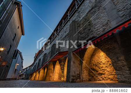 エストニア タリン 旧市街地 城壁 エストニア タリン 旧市街地 城壁 88861602