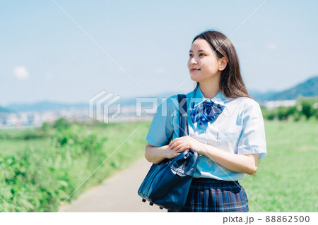 夏服の女子高生 88862500