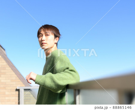バルコニーで過ごす時間 88865146