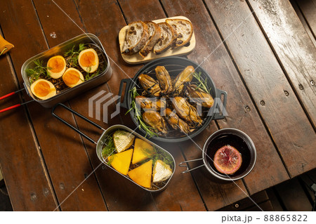 手作り薫製 Homemade smoked food at the campsite 手作り薫製 Homemade smoked food at the campsite 88865822