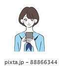 スマホを持つ女性 88866344