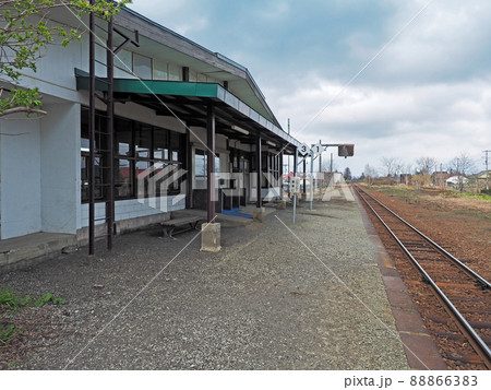 函館本線　仁木駅のホーム 88866383