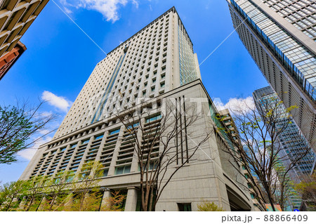 東京　千代田区丸の内の都市風景　三菱商事ビルディング 88866409