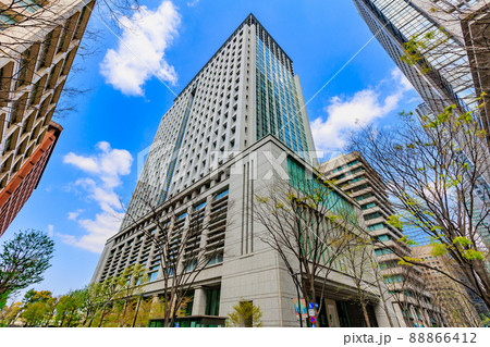 東京　千代田区丸の内の都市風景　三菱商事ビルディング 88866412