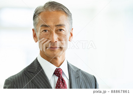 ビジネスマン　シニアの男性 88867861
