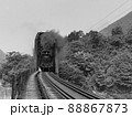 初夏の中央西線落合川鉄橋を行くⅮ51 88867873