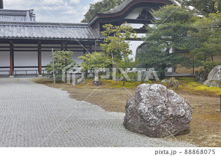 京都府・日本庭園の砂紋 京都府・日本庭園の砂紋 88868075