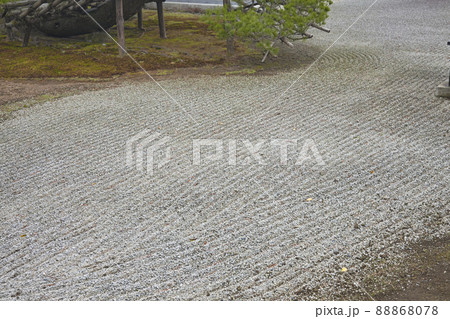 京都府・日本庭園の砂紋 88868078