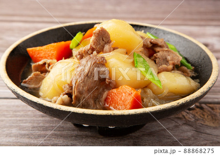牛肉の肉じゃが 88868275