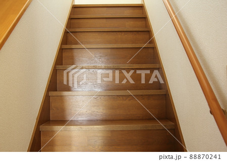 住宅の階段 88870241