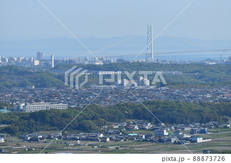 神戸市西区神出町　雌岡山より西神ニュータウンを望む　 88873726
