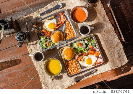 アウトドア料理　Outdoor lunch at the cottage 88876741