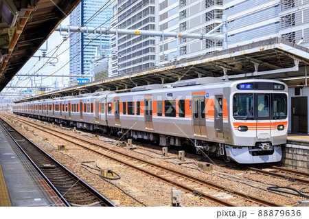 名古屋駅に停車中のJR東海315系電車 名古屋駅に停車中のJR東海315系電車 88879636