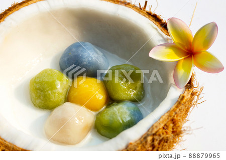 Coconut dumplings in sweet coconut Milk 88879965