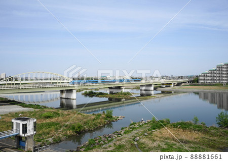 4月 狛江179小田急線ロマンスカー60000形MSE車と多摩川橋梁 4月 狛江179小田急線ロマンスカー60000形MSE車と多摩川橋梁 88881661
