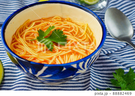 メキシコ料理のソパ・デ・フィデオ メキシコ料理のソパ・デ・フィデオ 88882469