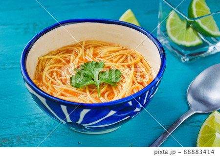 メキシコ料理のソパ・デ・フィデオ メキシコ料理のソパ・デ・フィデオ 88883414