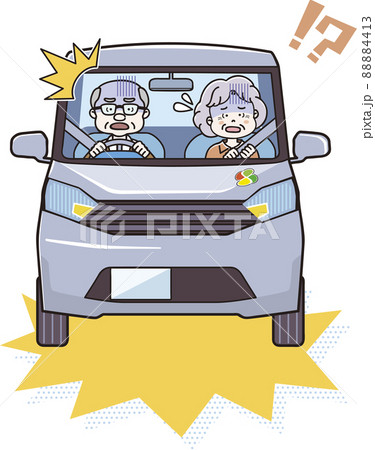 驚くシニア・老夫婦の自動車運転 88884413