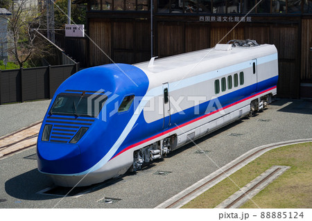 四国鉄道文化館に展示している軌間可変電車フリーゲージトレインGCT01-201 四国鉄道文化館に展示している軌間可変電車フリーゲージトレインGCT01-201 88885124