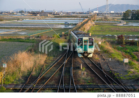 鳴門線と高徳線の池谷駅 88887051