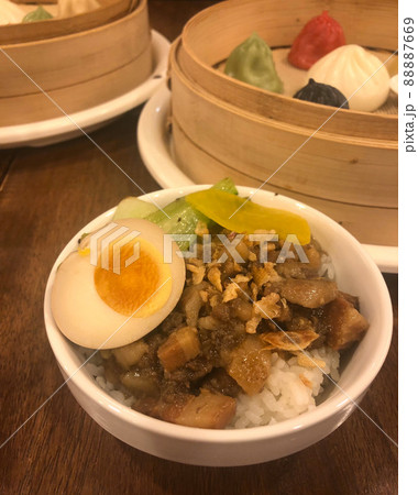 台湾風豚角煮丼・魯肉飯 88887669