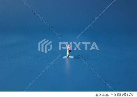 フォトグラファー・カメラマンのミニチュア・人形 88890376