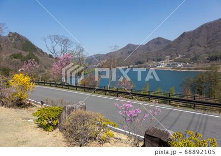 道の駅八ッ場ふるさと館から見る八ッ場あがつま湖 88892105
