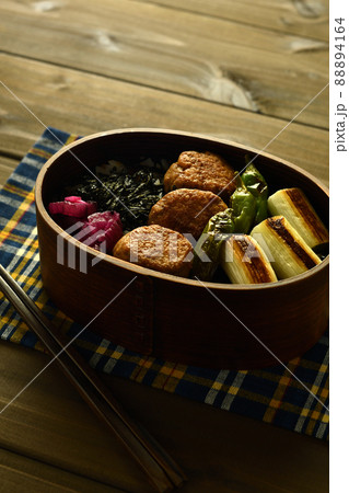 鶏つくね弁当 88894164