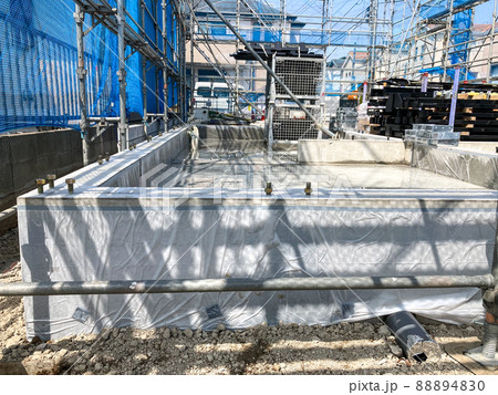 アパート建築の基礎工事のイメージ アパート建築の基礎工事のイメージ 88894830