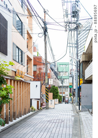 「東京都」神楽坂・路地裏の風景 「東京都」神楽坂・路地裏の風景 88895697
