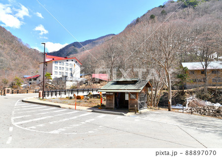 七味温泉橋/松川 温泉街方面を望む(長野県高山村)【2022.4】 七味温泉橋/松川 温泉街方面を望む(長野県高山村)【2022.4】 88897070