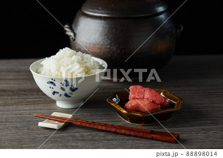 日本食イメージ　たらこごはん　ご飯のお供 88898014
