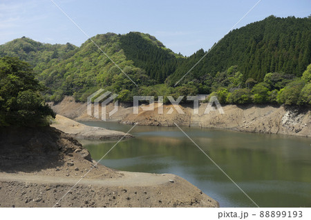 渇水のダム 88899193