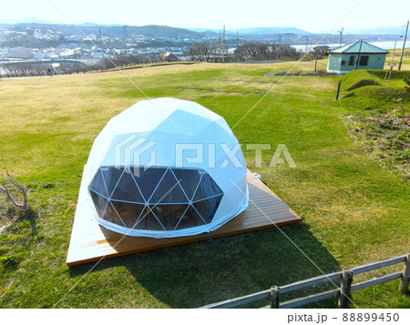 春の北海道江差町鴎島のグランピング施設の風景を撮影 春の北海道江差町鴎島のグランピング施設の風景を撮影 88899450