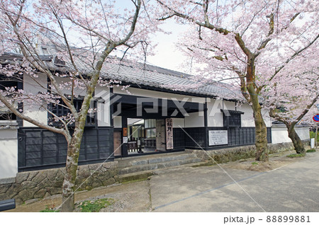 人気観光スポット福岡県朝倉市城下町秋月美術館 人気観光スポット福岡県朝倉市城下町秋月美術館 88899881