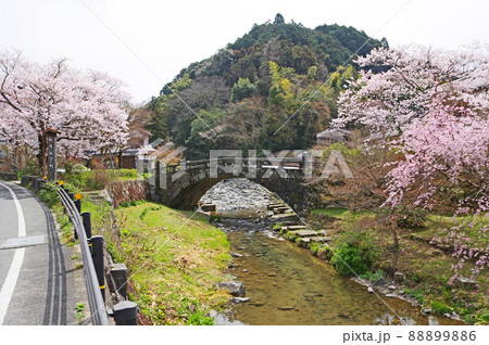 人気観光スポット福岡県朝倉市城下町秋月眼鏡橋 人気観光スポット福岡県朝倉市城下町秋月眼鏡橋 88899886